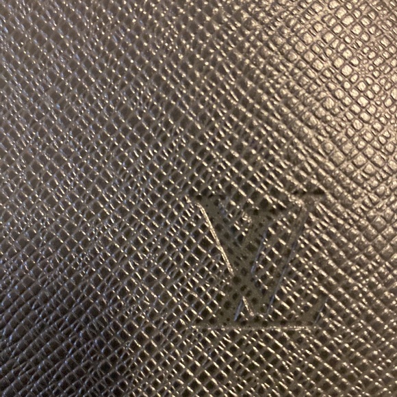 Louis Vuitton Taiga Men Briefcase - Picture 13 of 13